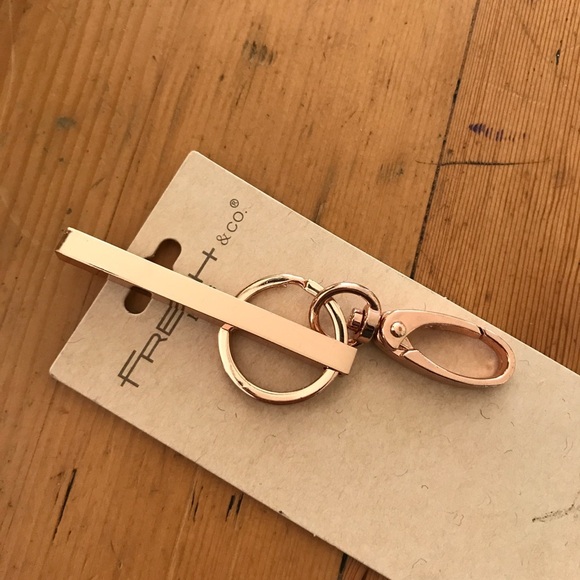 🔑 LOVE Key Ring - Picture 3 of 3